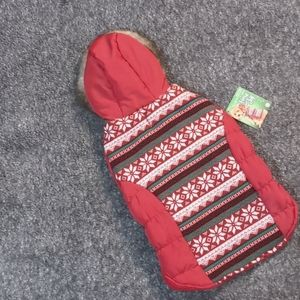 RED Snow Day Fair Isle DOG JACKET Sz M White Snowflake faux fur trim Hood 🆕
